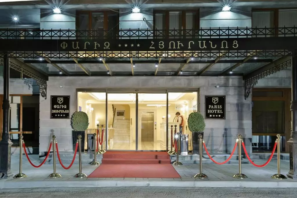 پاریس ایروان