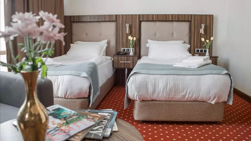 لجند بیزینس باتومی