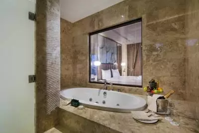 بلیس دولوکس بلک آنتالیا