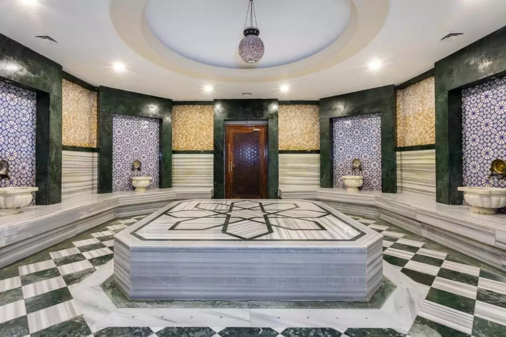 اورنج کانتی بلک آنتالیا