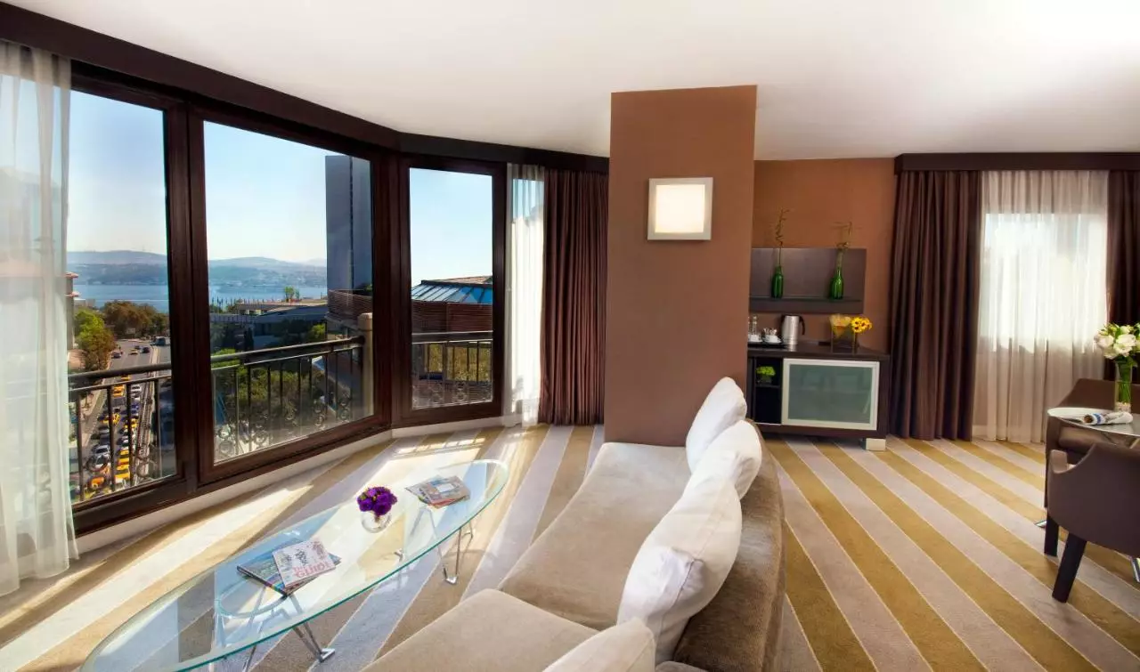 پوینت تکسیم استانبول