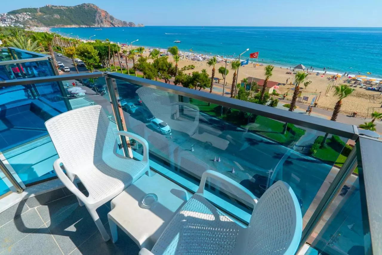 کلئوپاترا لایف