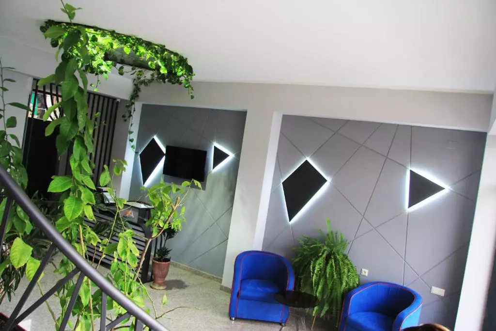 نایس ایروان