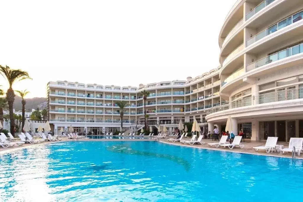 پینتا پارک دلوکس