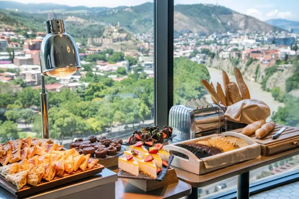 گلدن تولیپ دیزاین تفلیس