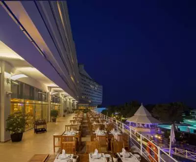 تایتانیک دولوکس لارا آنتالیا