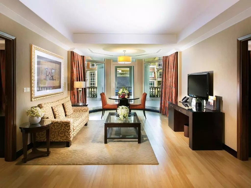 سوئيس الموروج دبی