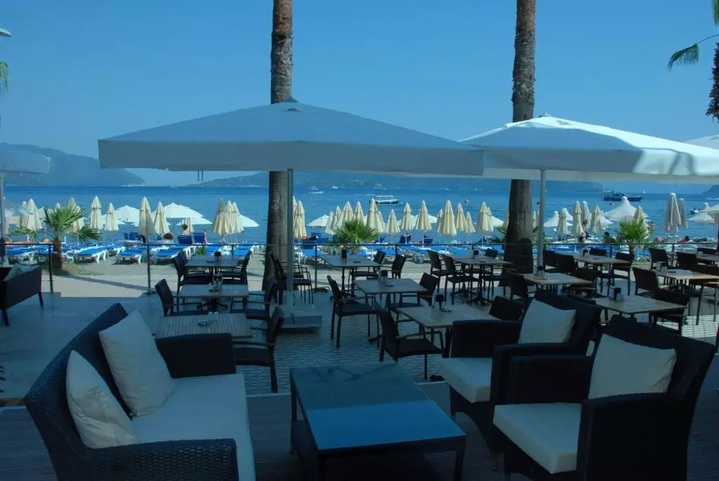 هتل بیگانویل مارماریس