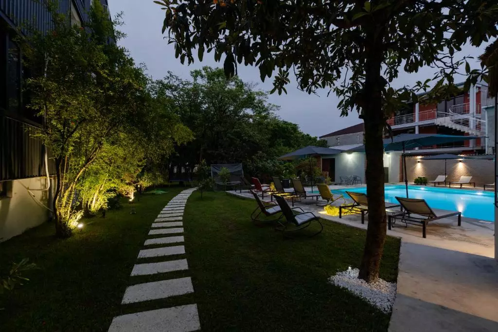 هیلتون گاردن باتومی