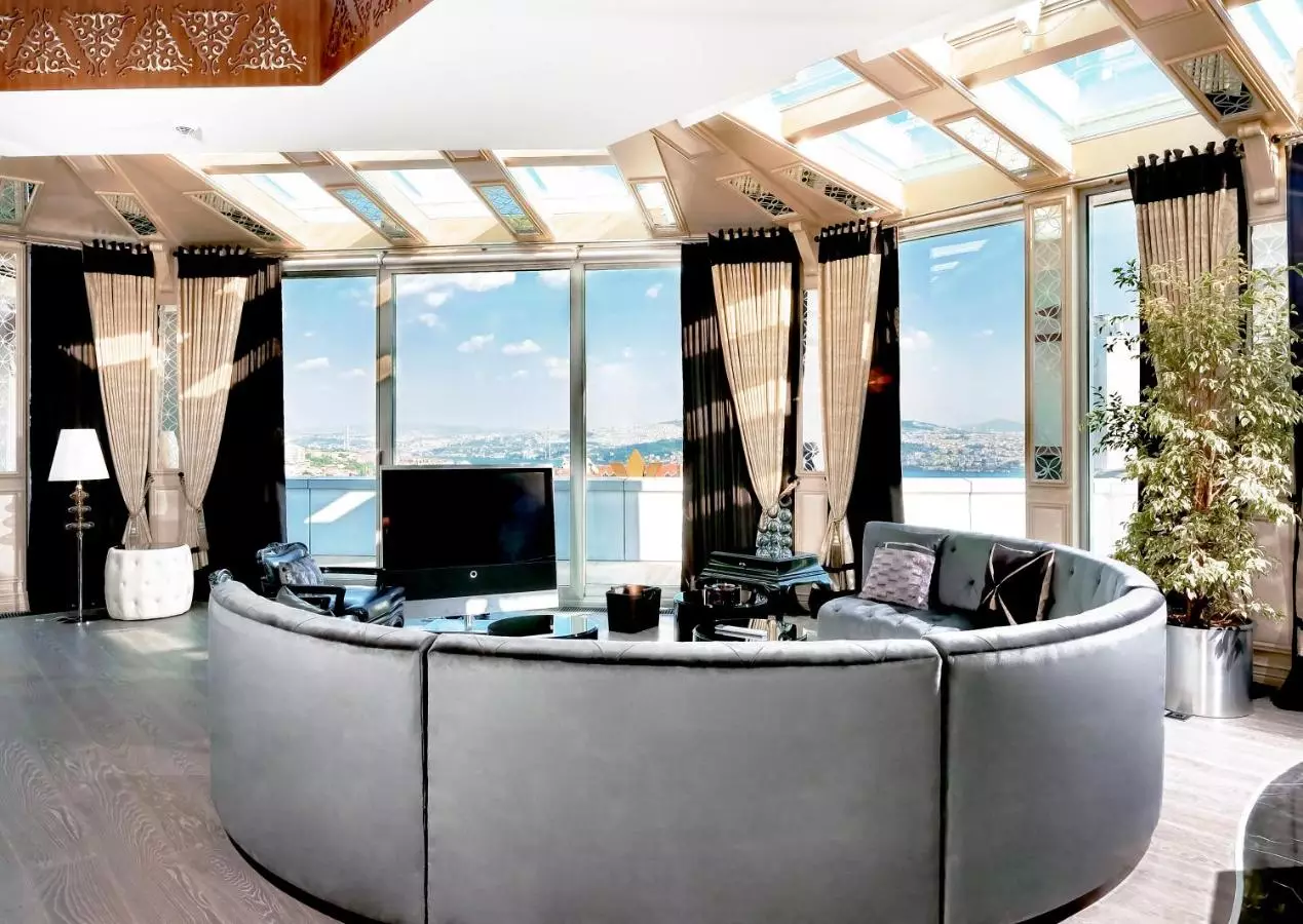 الیسیوم تکسیم استانبول