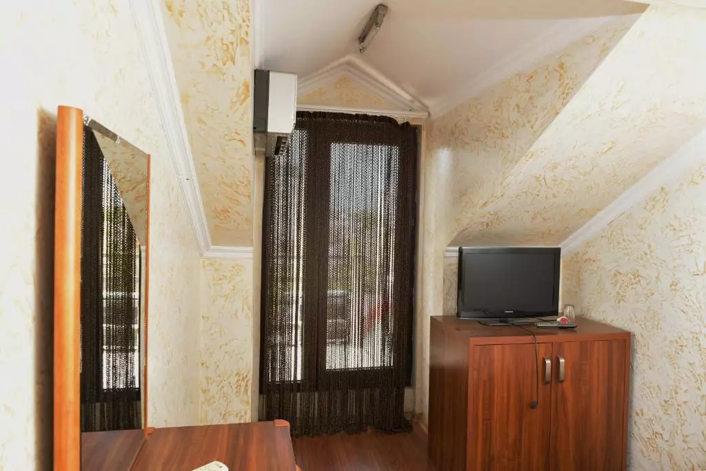 هتل آنتیکا باتومی