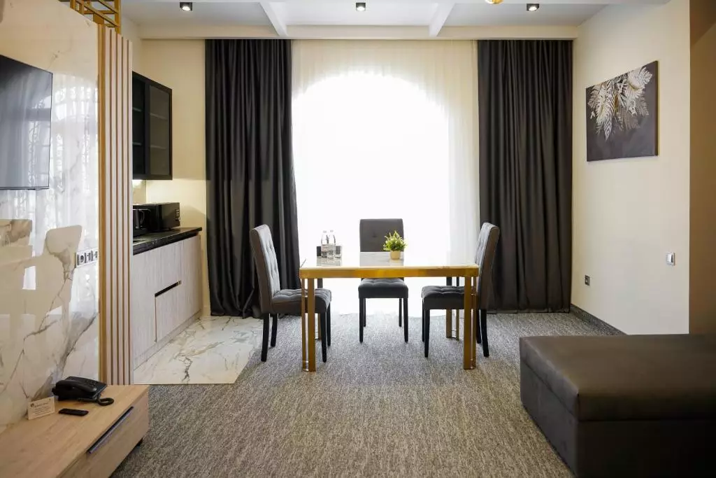 داینستی ایروان