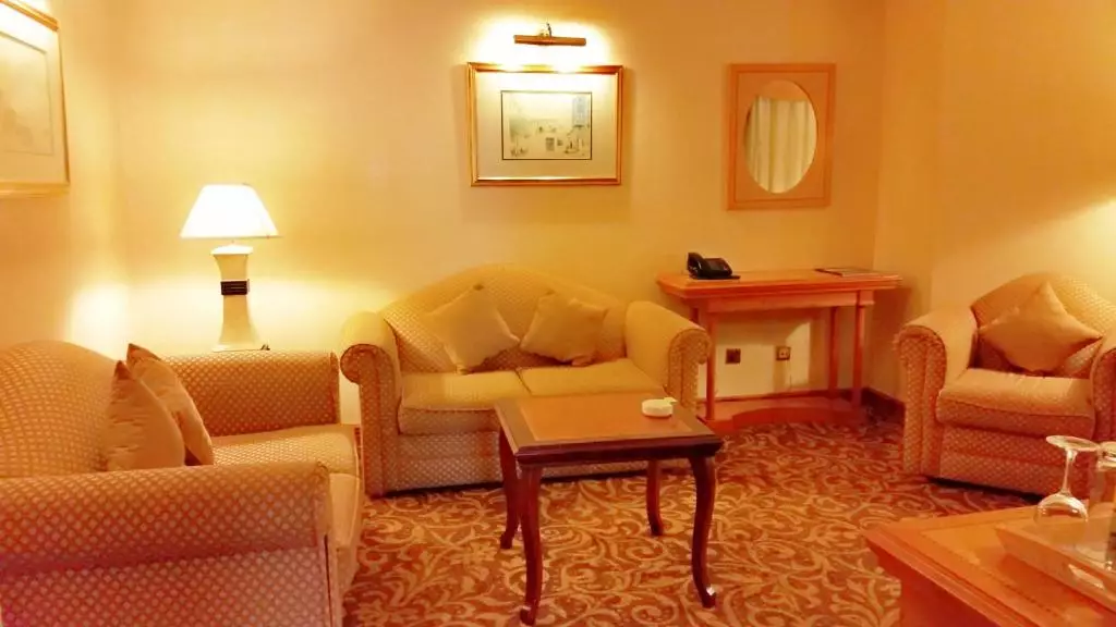 نایت کستل(کارلتون پالاس سابق)دبی