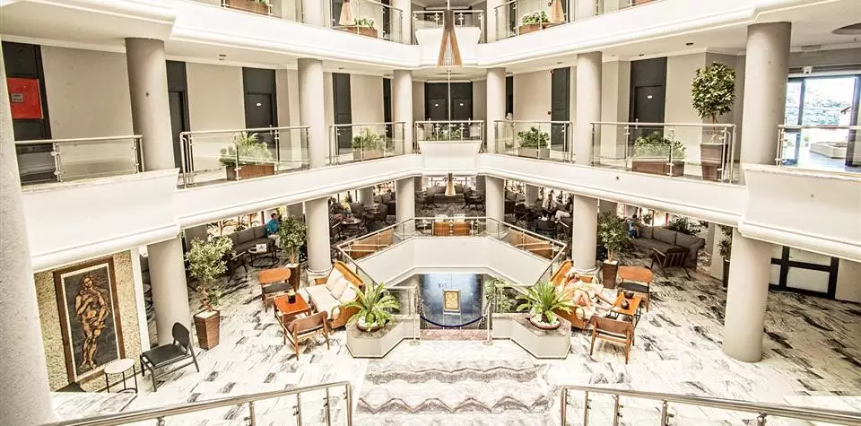 گرین بیچ ریزورت بدروم