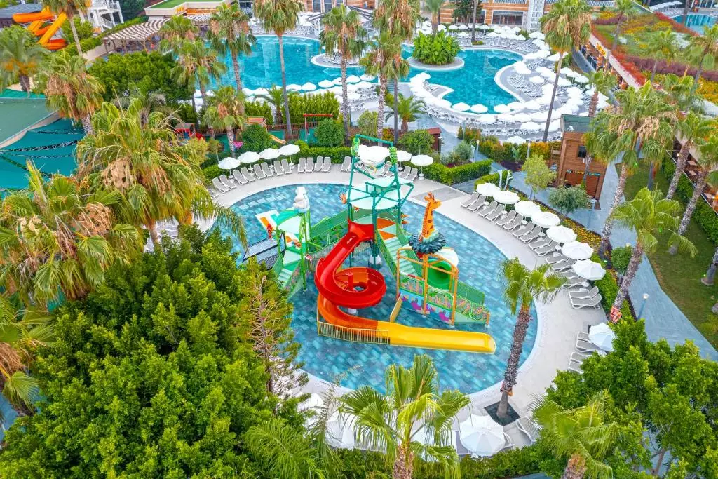 هتل کیرمان لئودیکیا ریزورت آلانیا