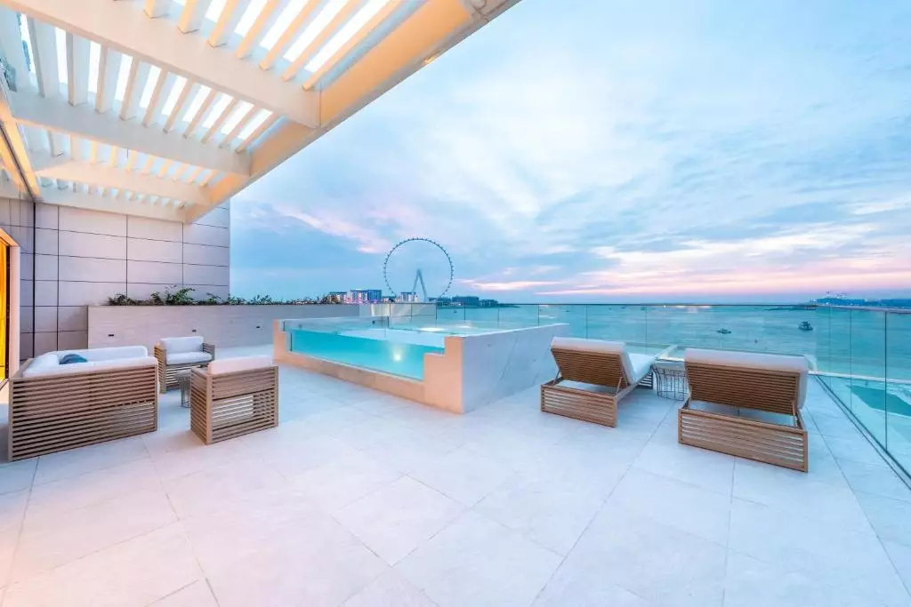 فایو لوکس دبی