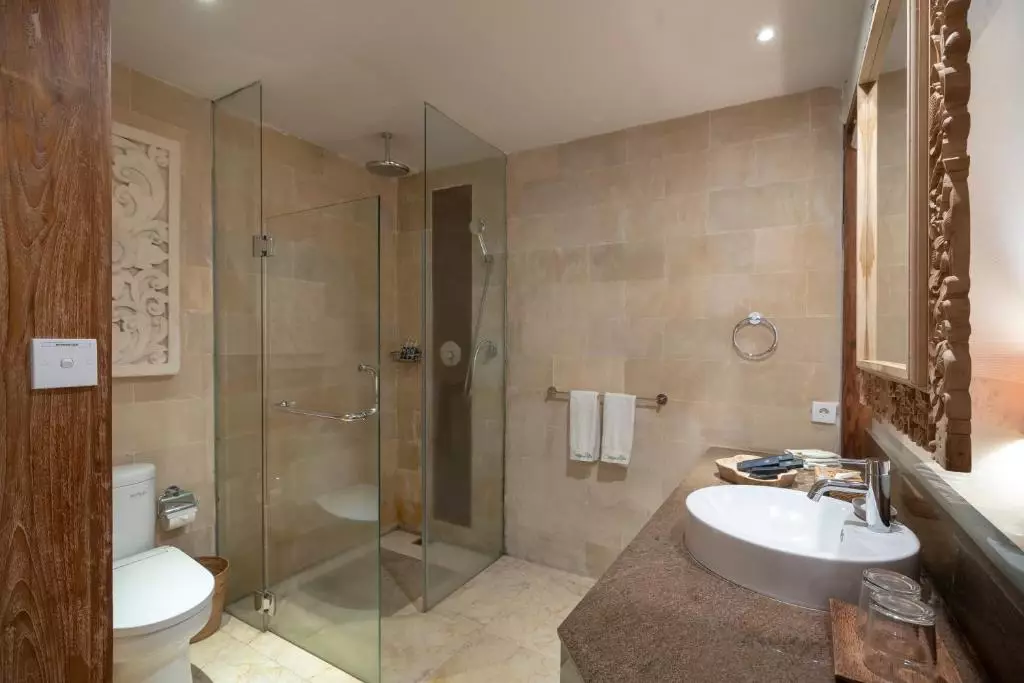 هتل آدیوانا سوارگا لوکا ریچریت ریزورت