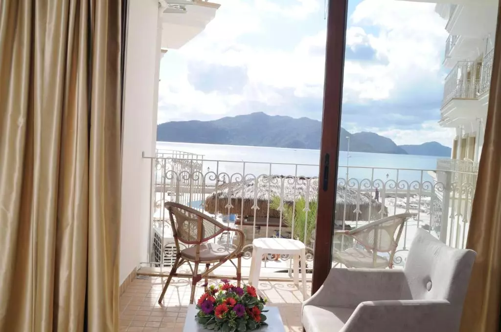 پاشا گاردن بیچ مارماریس