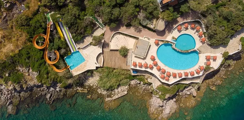 گرین بیچ ریزورت بدروم