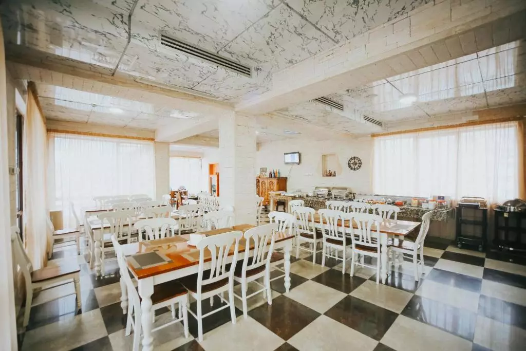 واین پالاس تفلیس