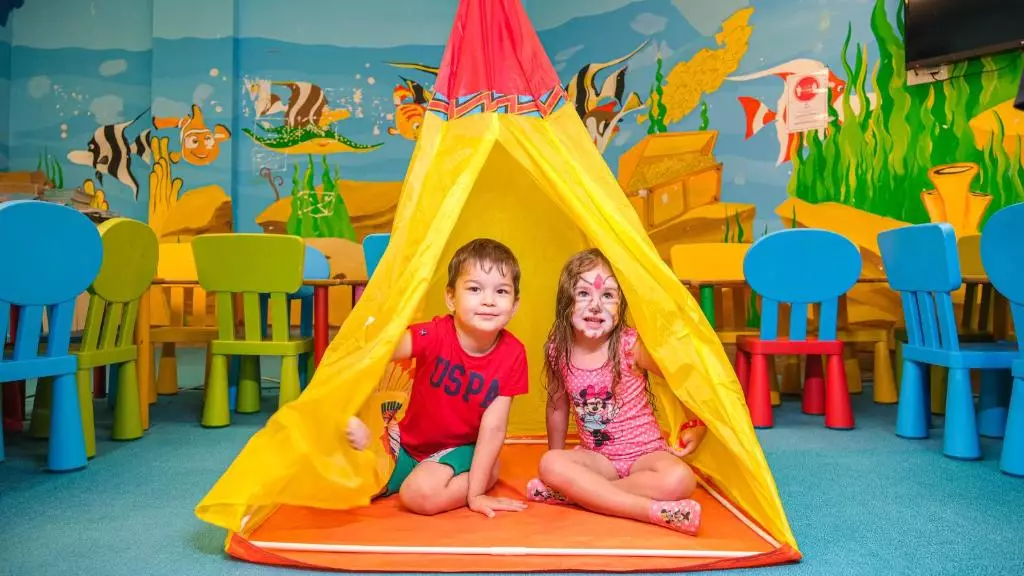 کریستال سانست لاکچری ریزورت