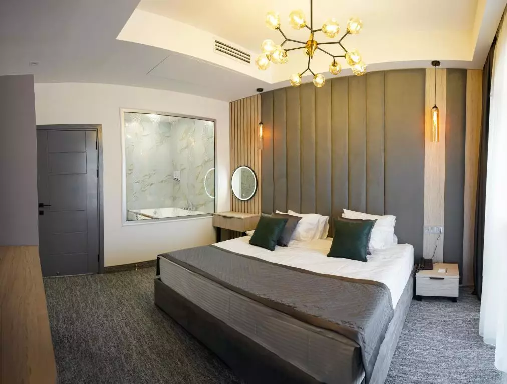 داینستی ایروان