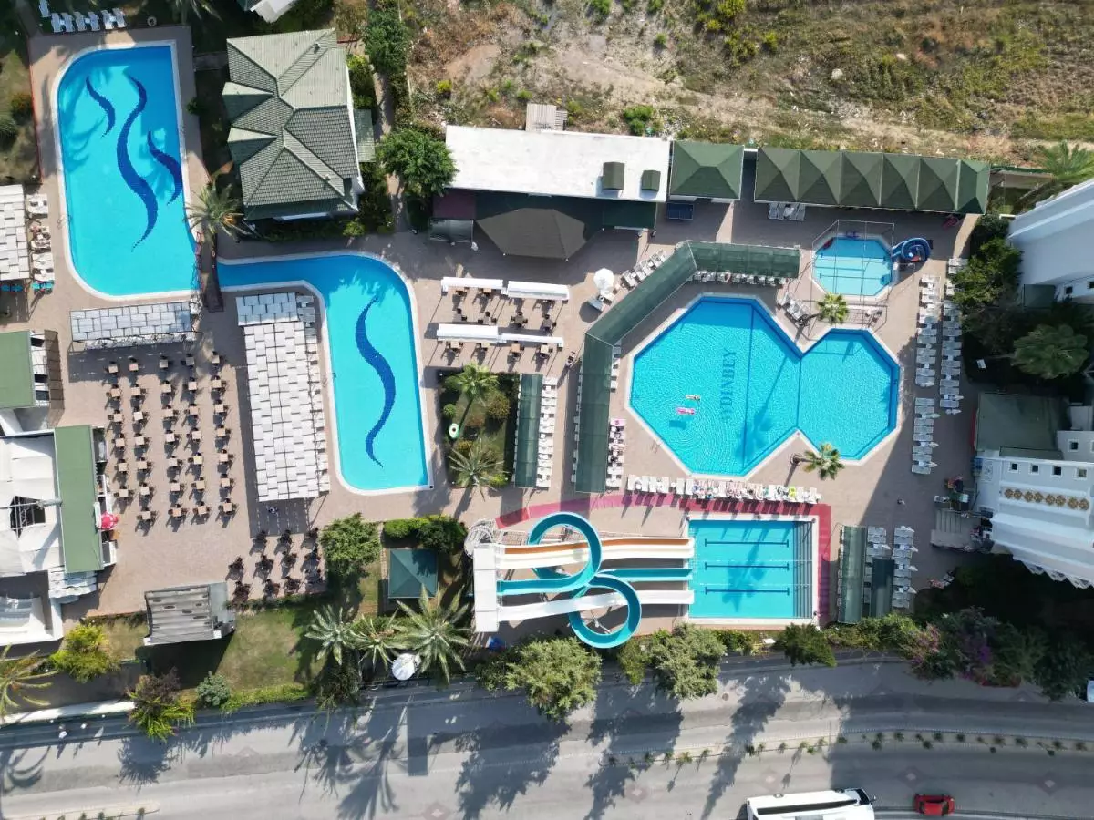 آیدین بی گلد دریمز آلانیا