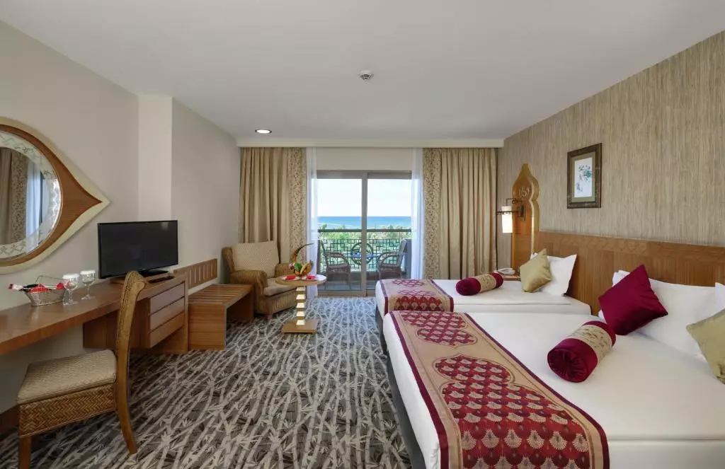 رویال دراگون آلانیا