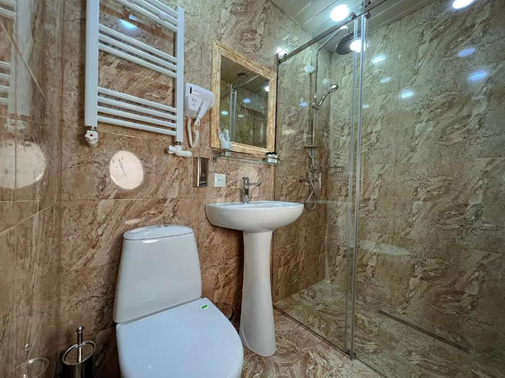 اپرا اونیو ایروان