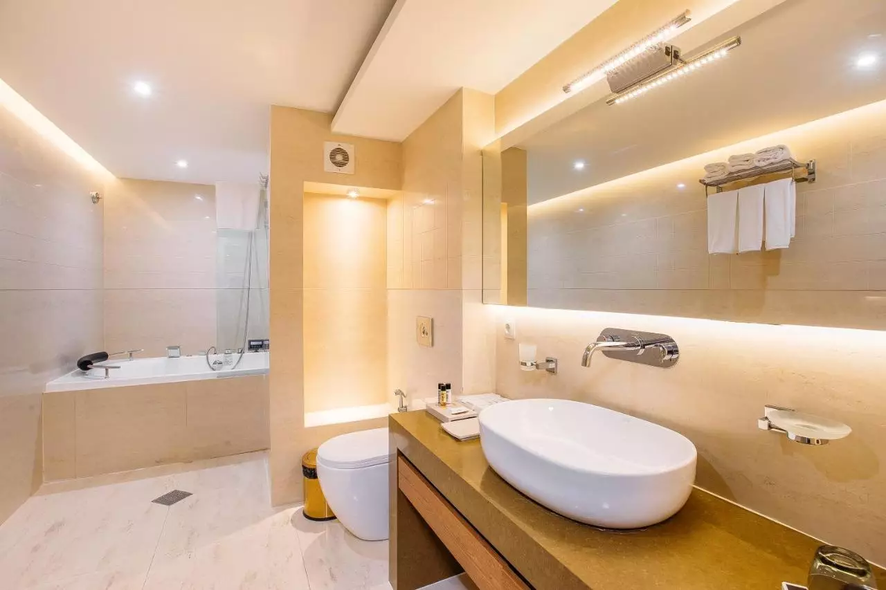 گلدن پالاس تفلیس