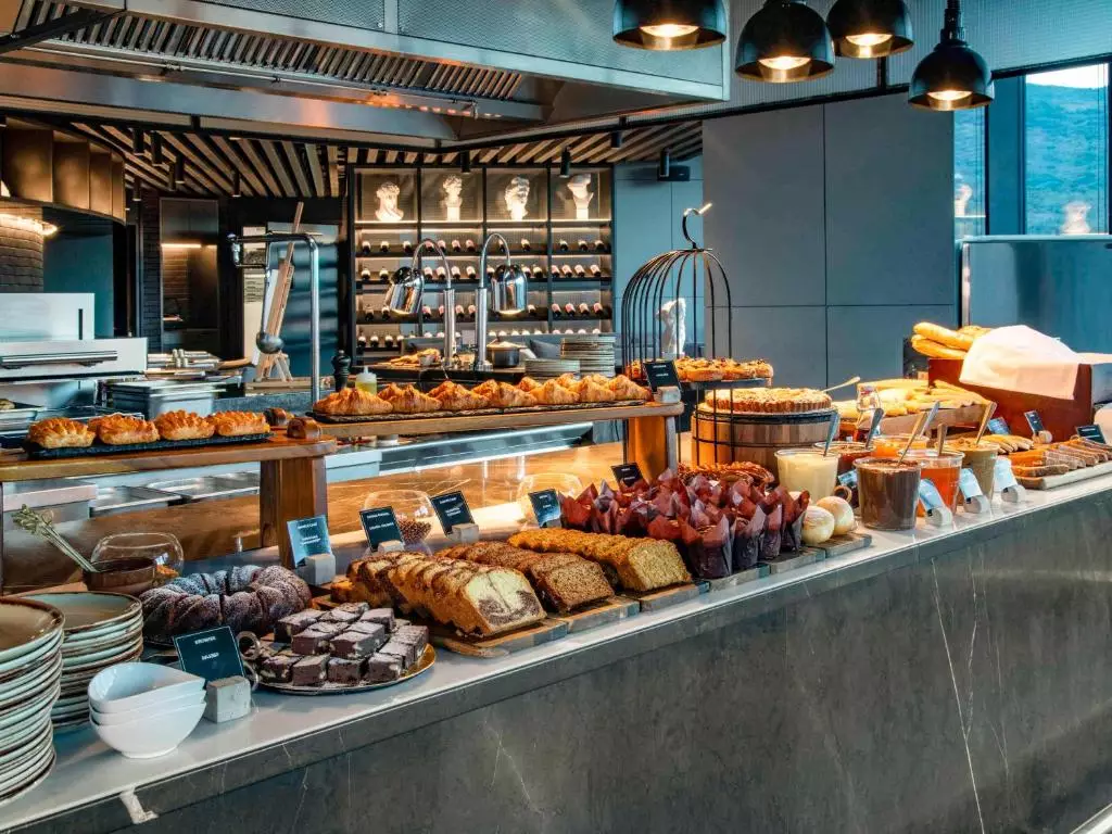 پولمن تفلیس اکسس تاورز