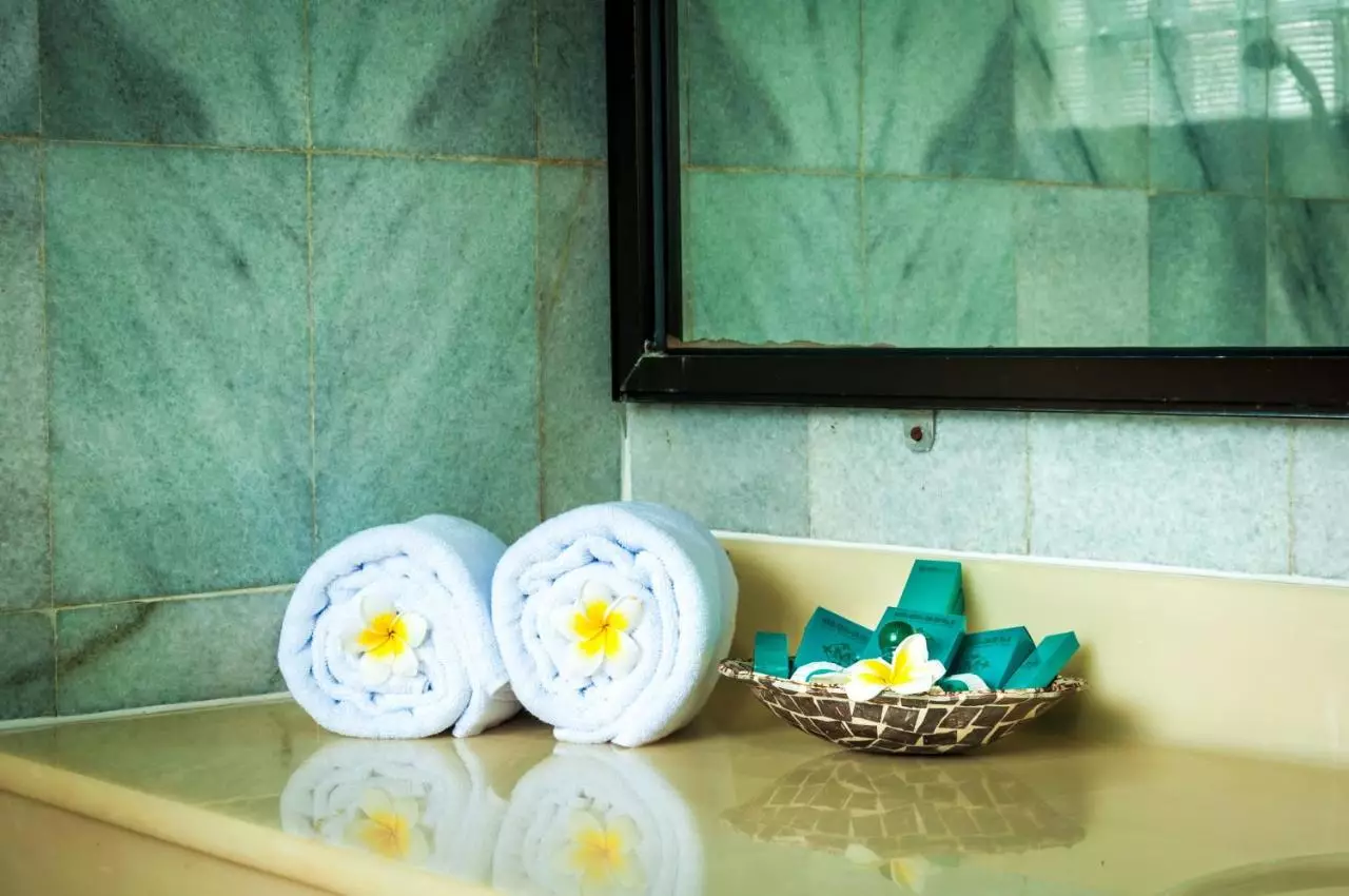 ملاستی بونگالو اند اسپا