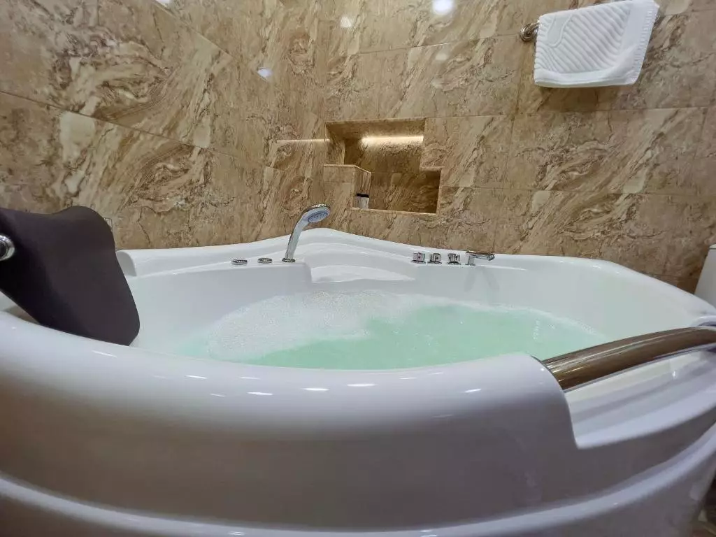 هتل اپرا اونیو ایروان