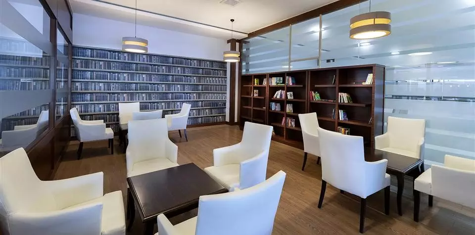 لیکوس بیچ آلانیا