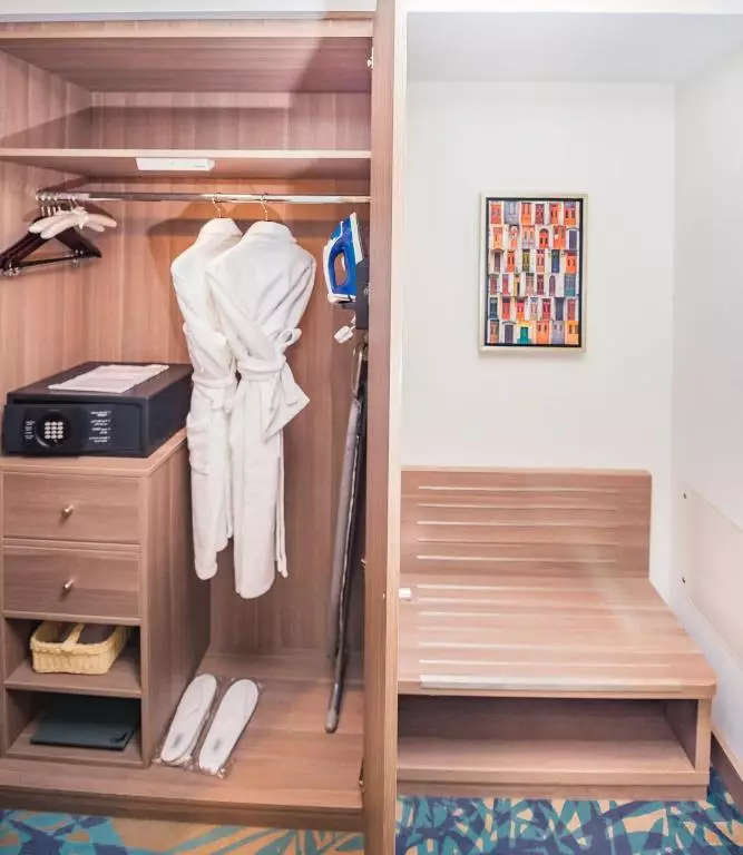 منا البارشا دبی