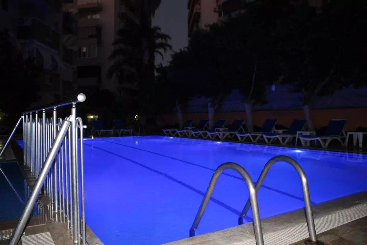 بین بیلا آلانیا