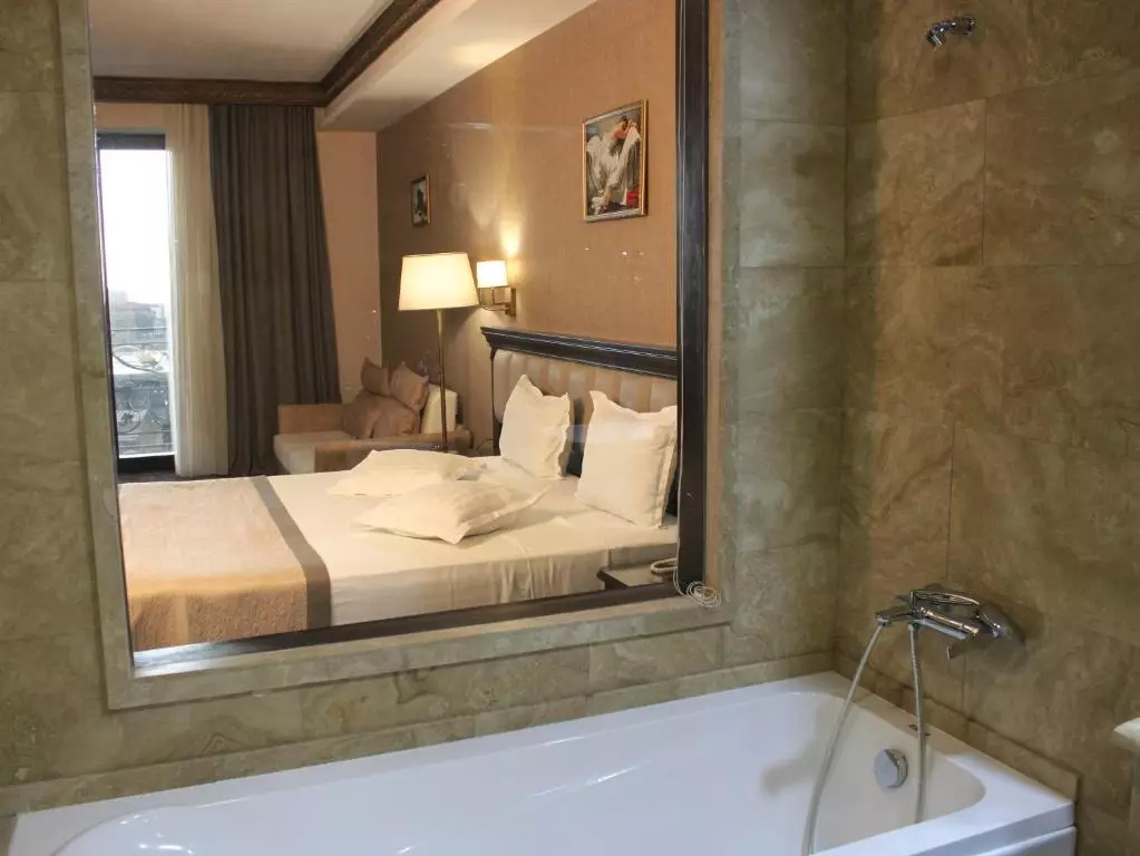 هتل کنیاک ایروان