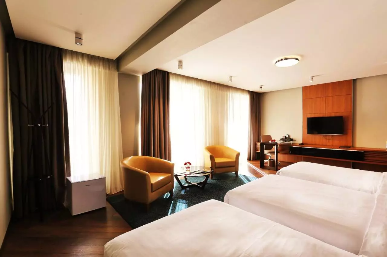 گلدن پالاس تفلیس