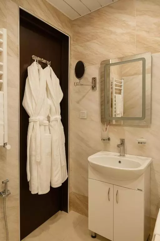 آنگا ایروان