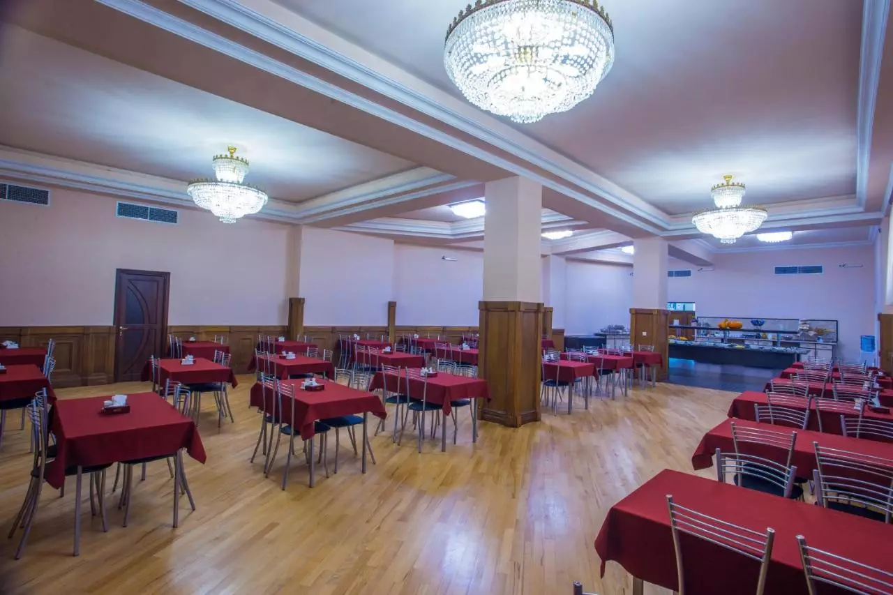 آنی سنترال این ایروان