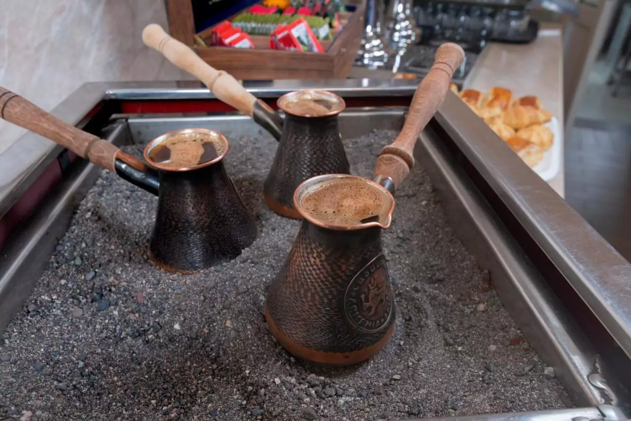 آنی سنترال این ایروان