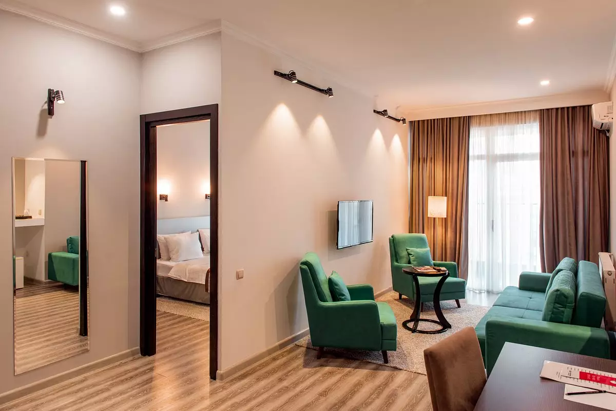 بست وسترن آرت تفلیس