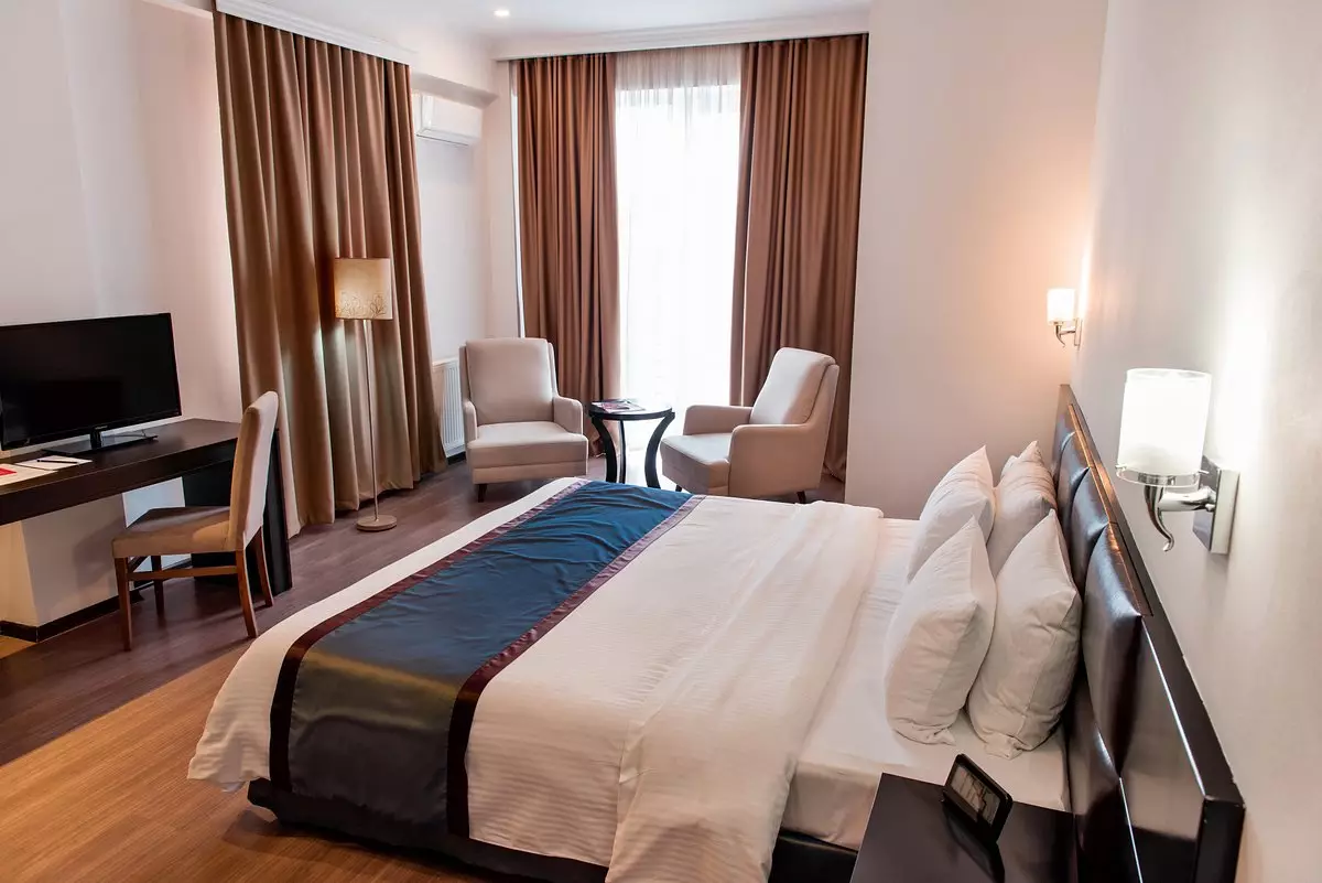 بست وسترن آرت تفلیس