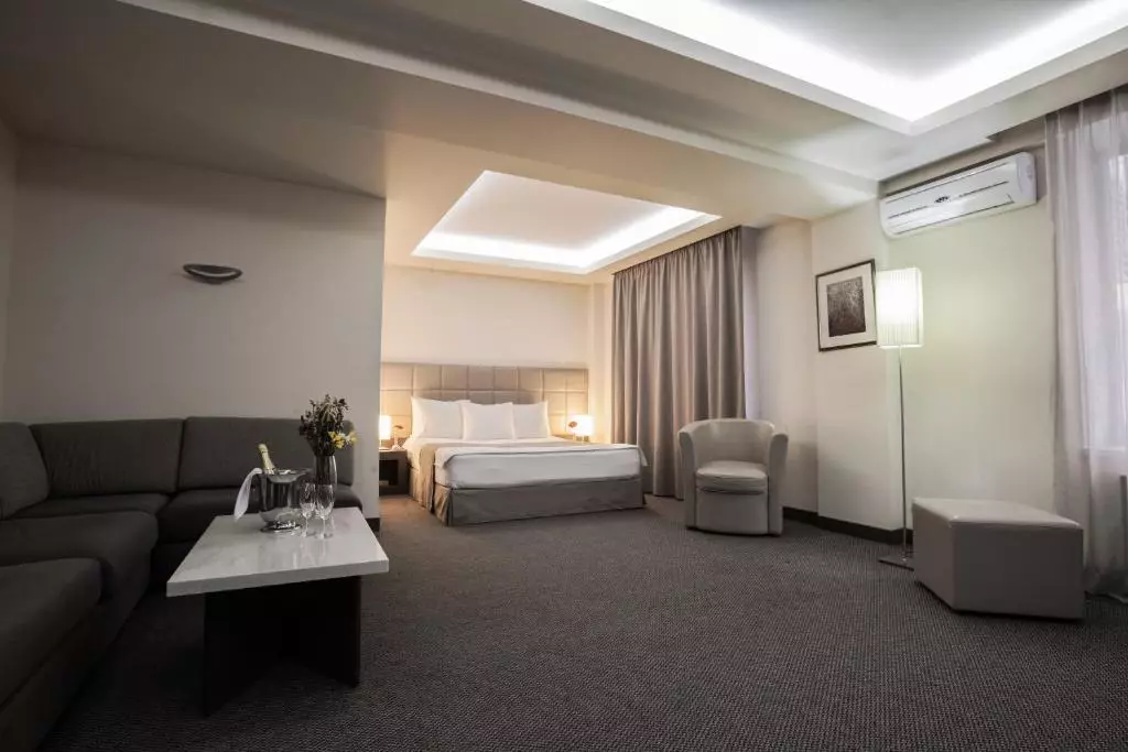 آویاترنس ایروان