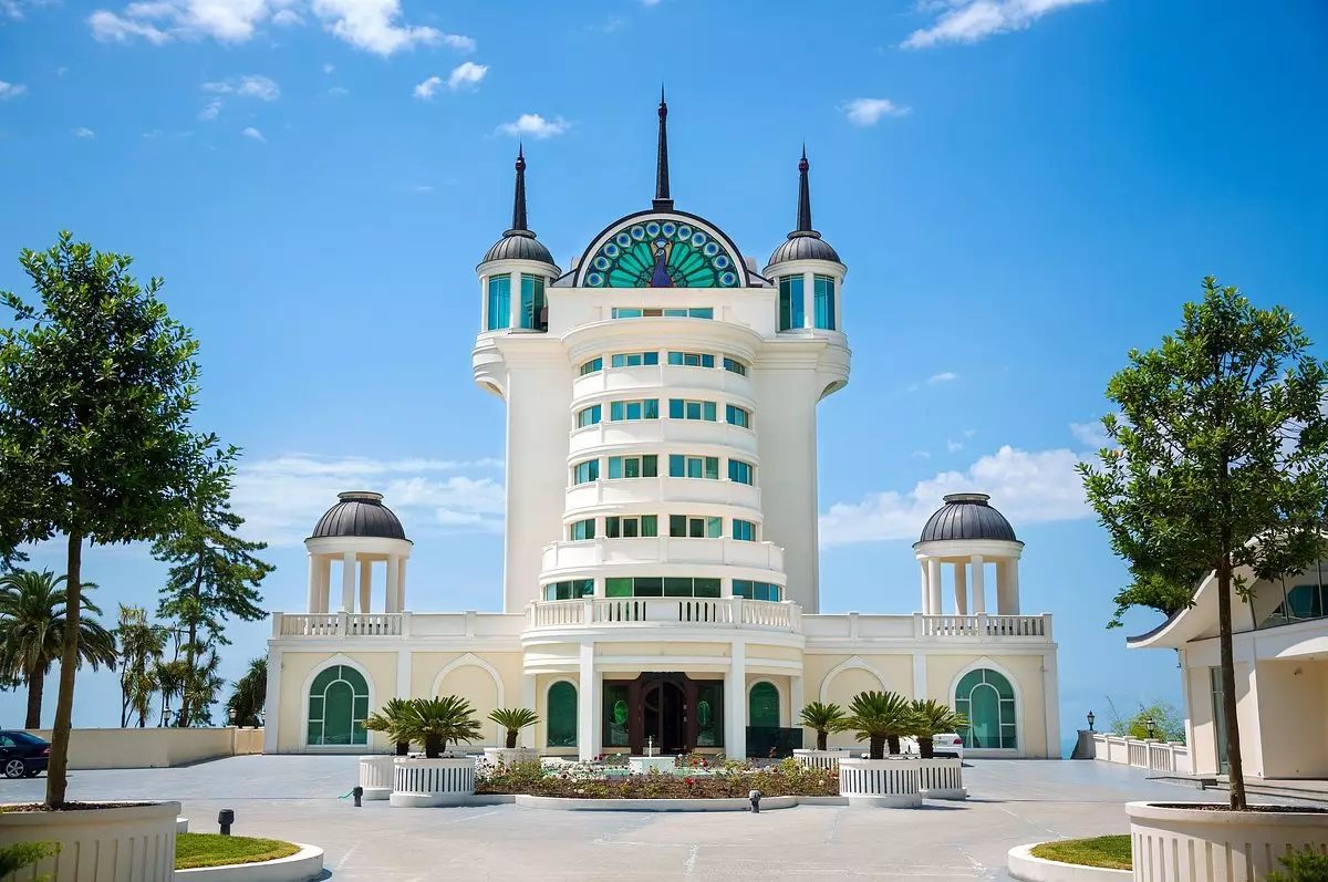 هتل کاستلو مار باتومی