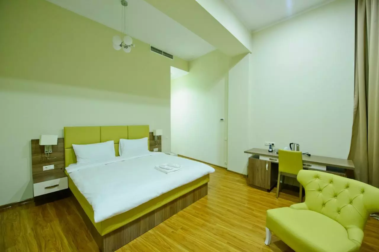 کاستلو مار باتومی