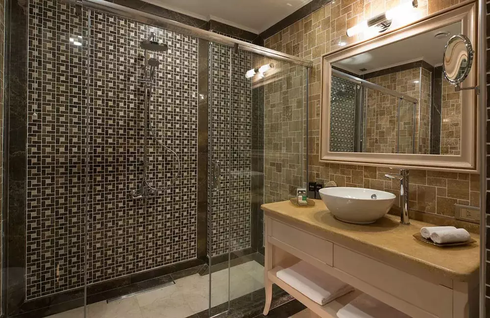 دیوان سوئیت باتومی