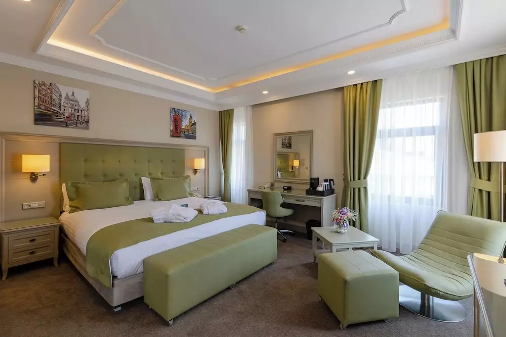 دیوان سوئیت باتومی