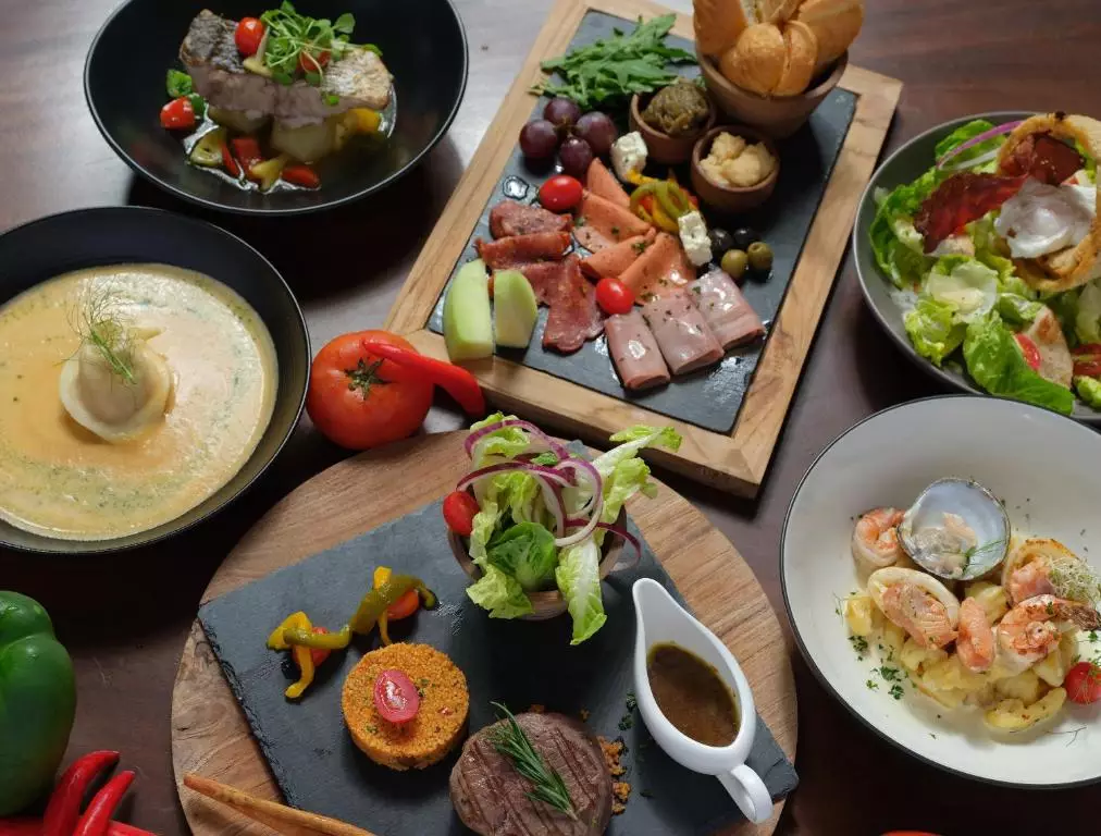 دیسکاوری کارتیکا پلازا کوتا بالی