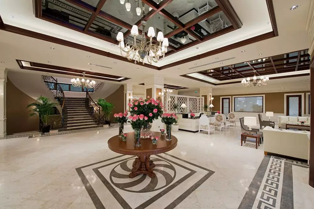 دیوان سوئیت باتومی